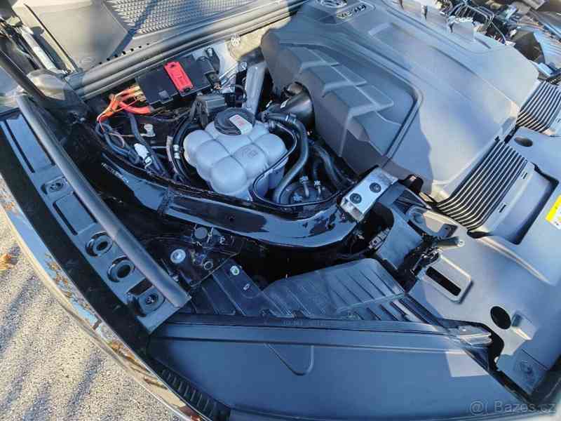 Volkswagen Touareg 3,0   TDi /ČR /rok 2022 /1.majitel - foto 13