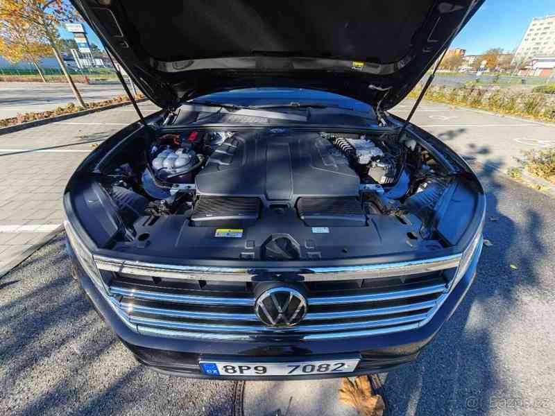 Volkswagen Touareg 3,0   TDi /ČR /rok 2022 /1.majitel - foto 16