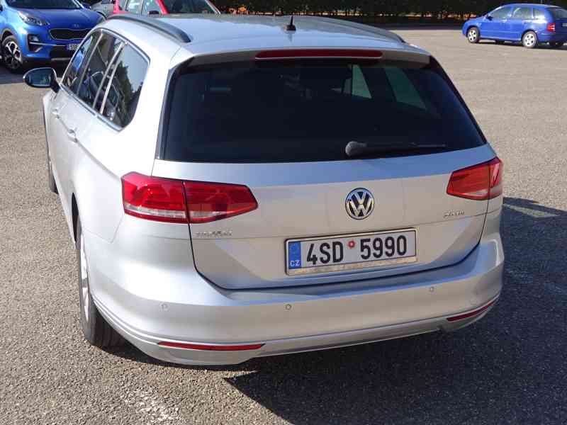 VW Passat 2.0 TDI Variant r.v.2015 (110 KW)  - foto 4