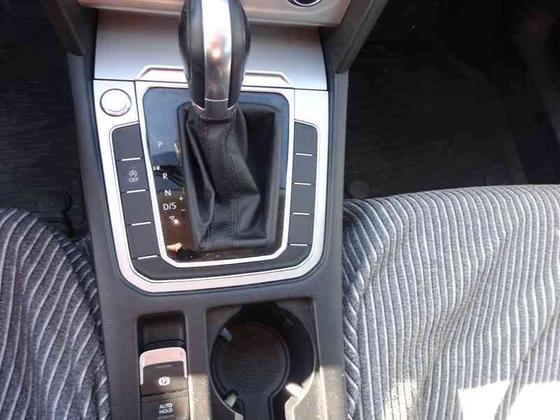 VW Passat 2.0 TDI Variant r.v.2015 (110 KW)  - foto 9