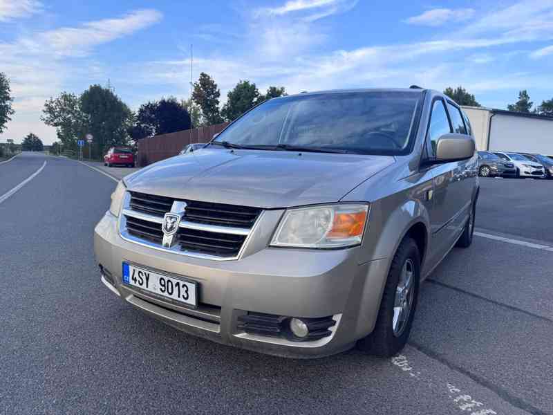 Dodge Grand Caravan RT SXT 3,8 LPG DVD 2009 - foto 6