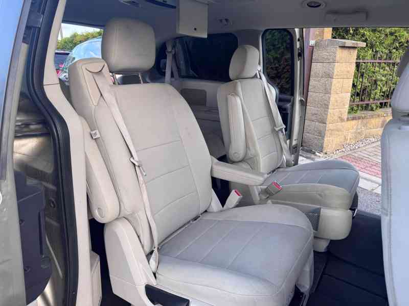Dodge Grand Caravan RT SXT 3,8 LPG DVD 2009 - foto 9