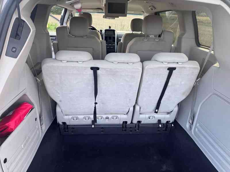 Dodge Grand Caravan RT SXT 3,8 LPG DVD 2009 - foto 7