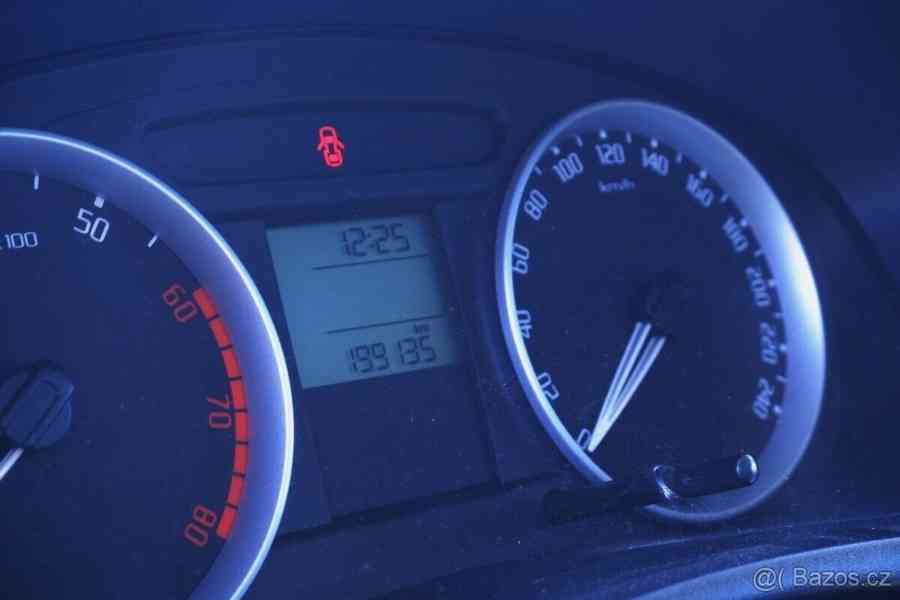 Škoda Roomster 1,4   MPI/63kw, Scout + Panorama - foto 11