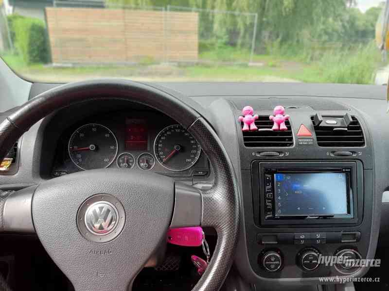 PRODÁM VW Golf V 2.0 TDI DSG 103KW PS 140/2005 r.v - foto 8