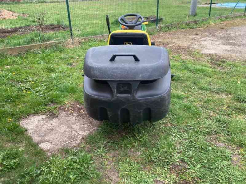 Zahradní traktor John Deere LTR 166 - foto 6