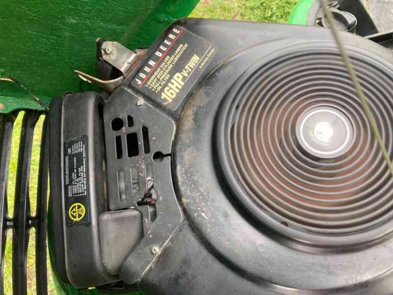 Zahradní traktor John Deere LTR 166 - foto 8