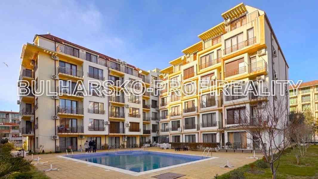 Bulharsko- ÚTULNÝ APARTMÁN 2+kk (45 m) | VERANDA | BAZÉN | S - foto 9