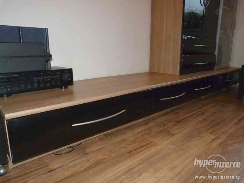 Moderní obývací stěna DECODOM - foto 2