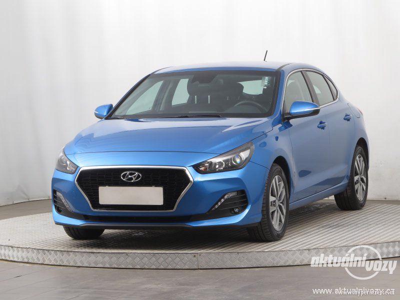 Hyundai i30 Fastback 1.0 T-GDI 88kW 1.0, benzín, r.v. 2018 - foto 1