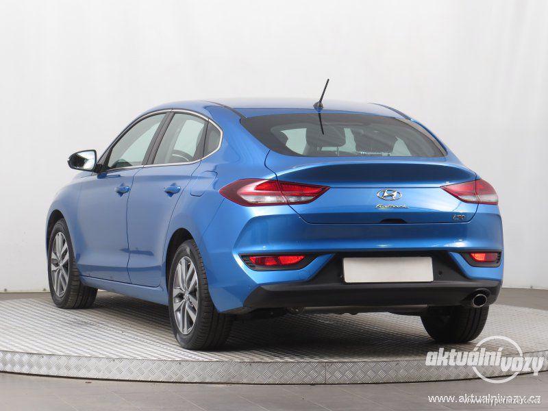 Hyundai i30 Fastback 1.0 T-GDI 88kW 1.0, benzín, r.v. 2018 - foto 7