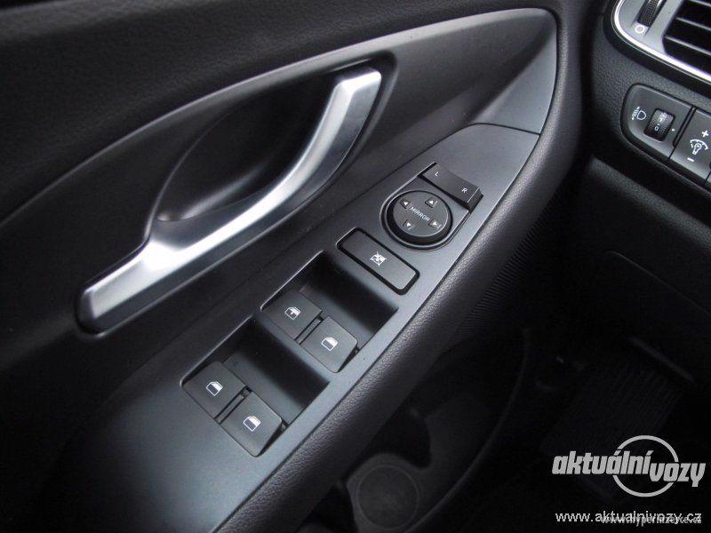 Hyundai i30 Fastback 1.0 T-GDI 88kW 1.0, benzín, r.v. 2018 - foto 13