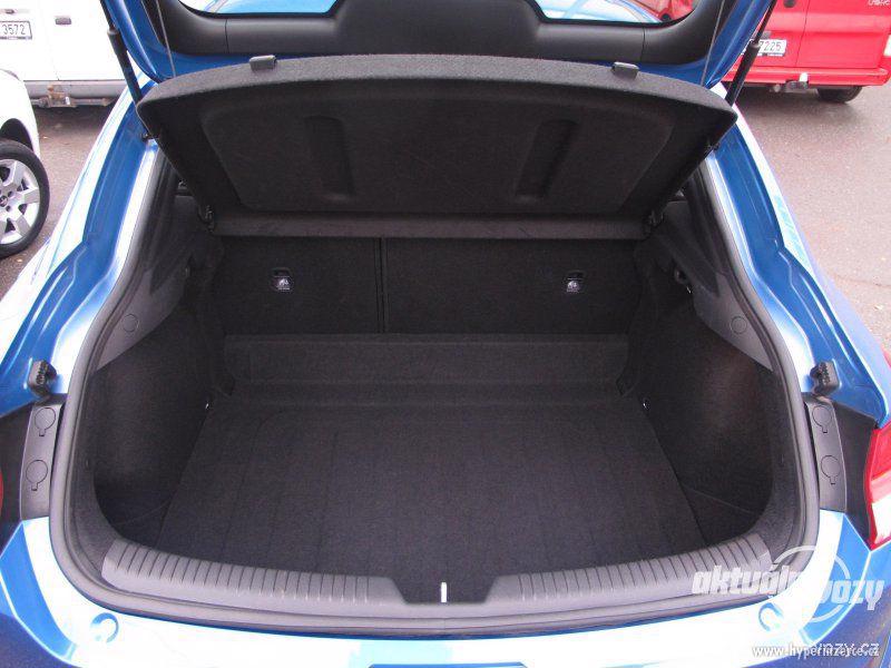 Hyundai i30 Fastback 1.0 T-GDI 88kW 1.0, benzín, r.v. 2018 - foto 15