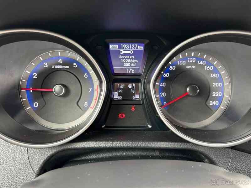 Hyundai i30 1,6   (88 kW), 2015 - nová STK 07/27 - foto 11