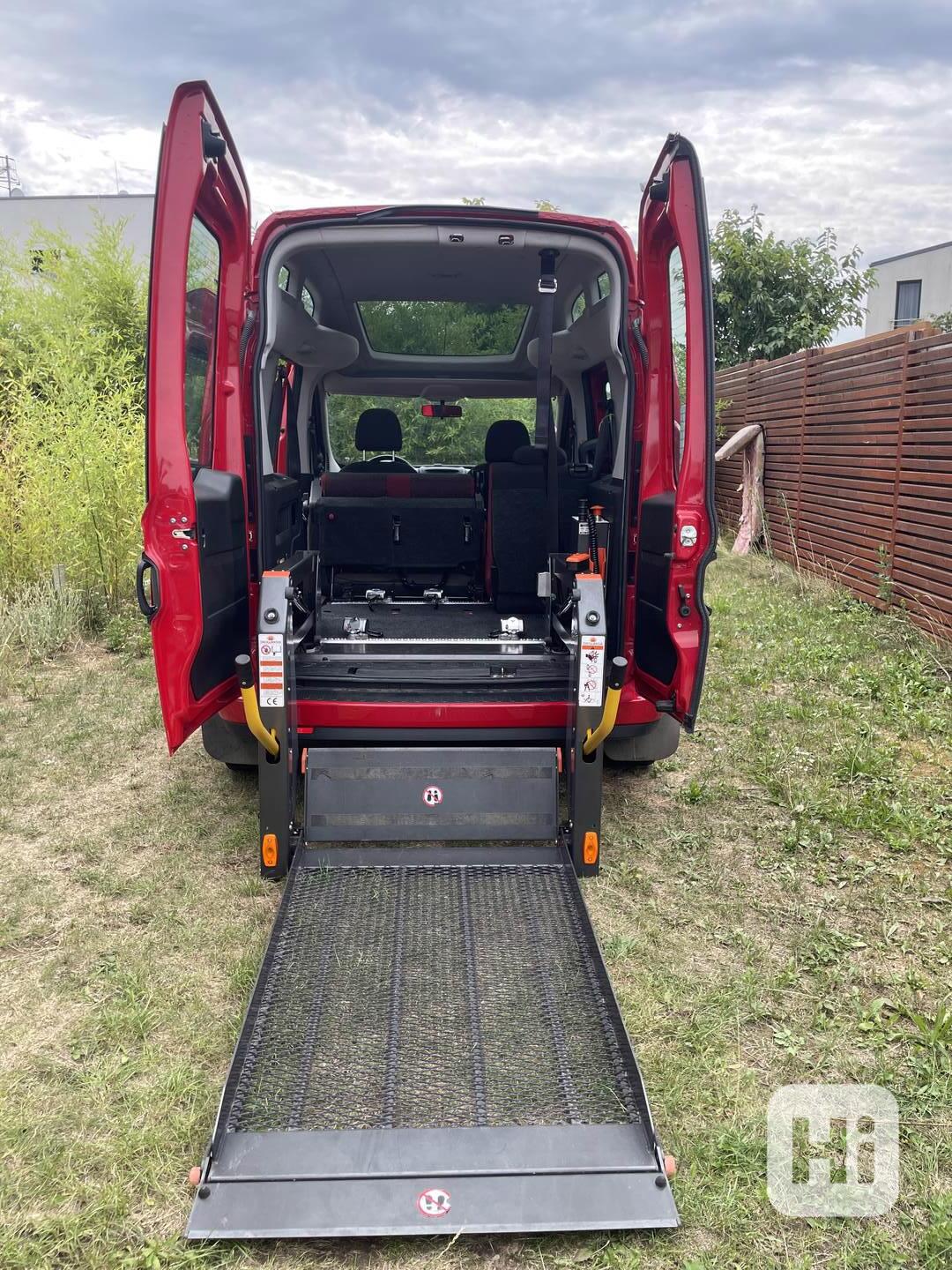 Fiat Dobló pro převoz vozíčkáře - foto 1