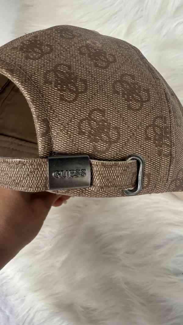Kšiltovka Guess - foto 8