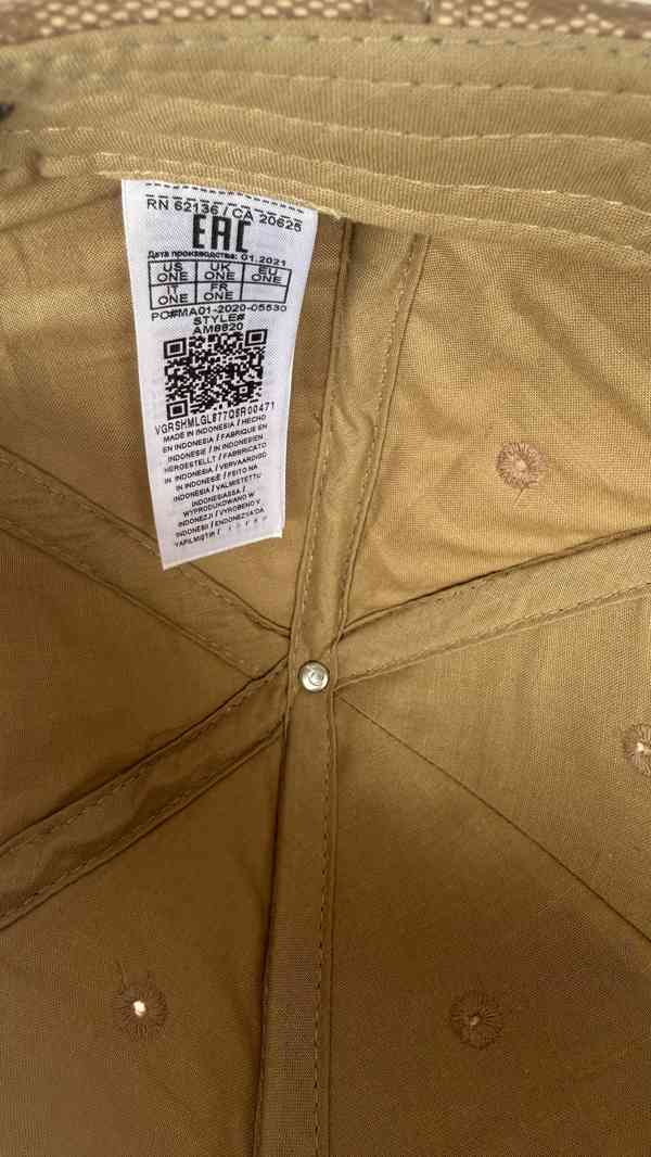 Kšiltovka Guess - foto 10