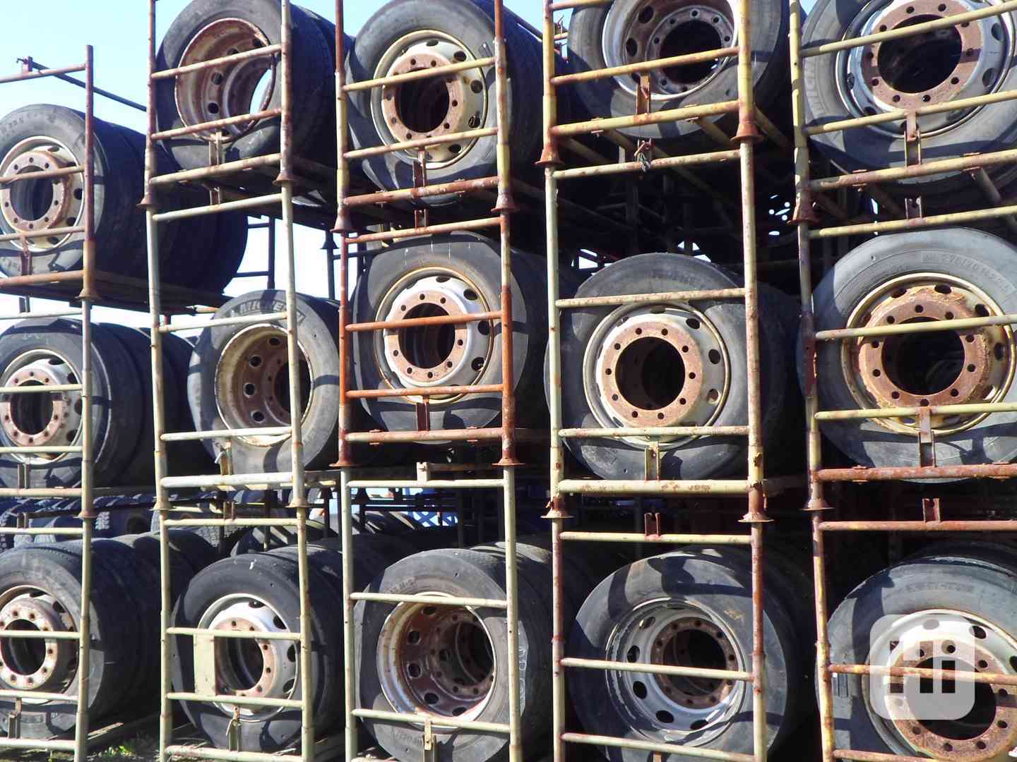 pneumatiky 175/70R 22.5 - foto 1