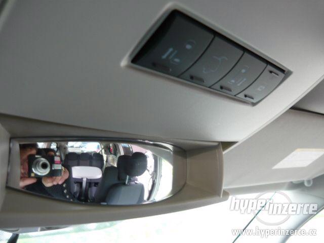 Chrysler Grand Voyager 2,8 CRDi SWEE GO DVD 2009 - foto 18