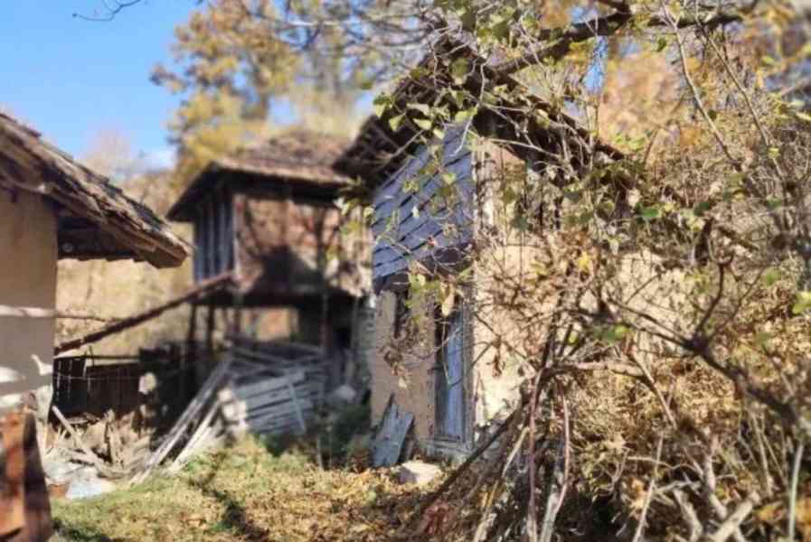 Prodej vesnické usedlosti k rekonstrukci na Staré planině - foto 4