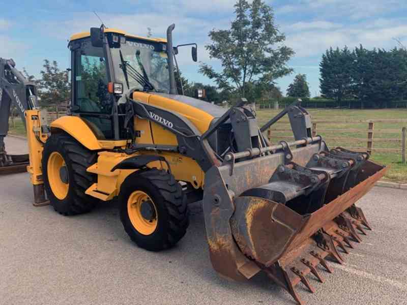 Traktorbagr VOLVO BL61 - foto 2