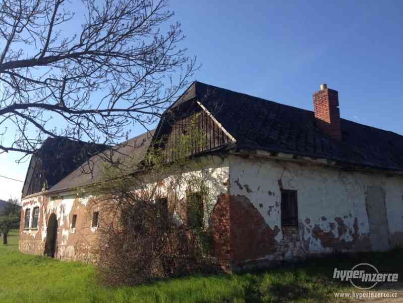 Zemědělská usedlost s pozemky na rozhraní Čech a Moravy - foto 3
