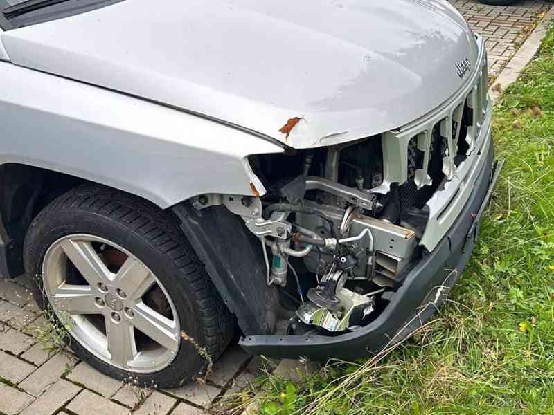 Jeep Compass 2,2   CRD limited - foto 7