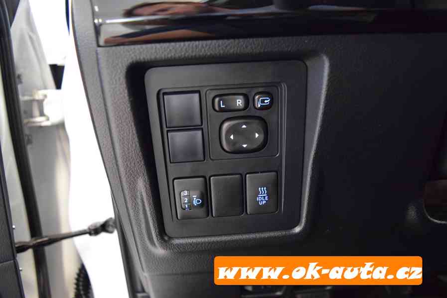 TOYOTA LAND CRUISER 2.8 D-4D LIFE 4x4 10/2018-DPH - foto 18