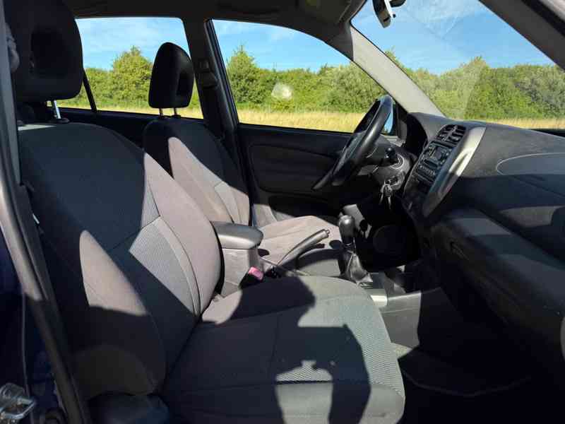 Toyota RAV 4 2.0i 4x4  benzín 110kw - foto 2