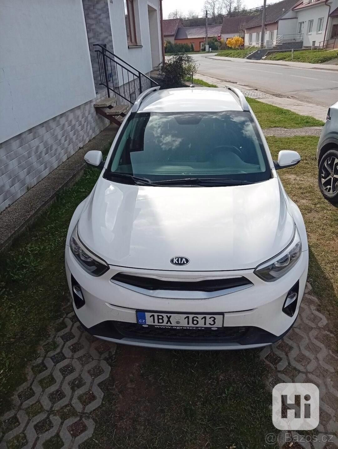 Kia Stonic 1,4   2018, 83 000 km, bílá - foto 1