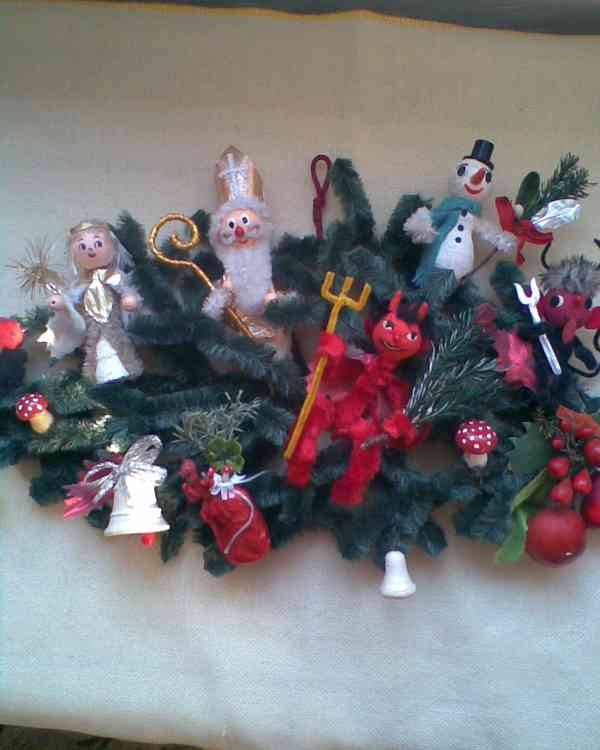 Retro Vánoční stromeček s ozdobami - foto 8