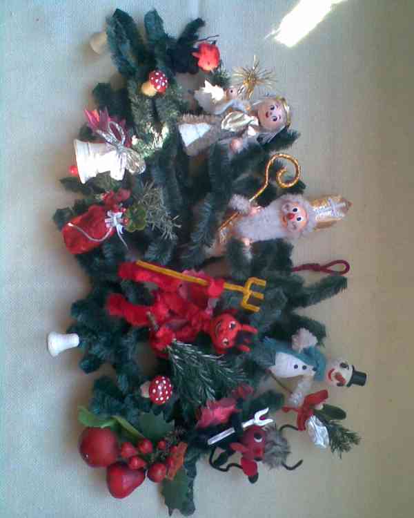 Retro Vánoční stromeček s ozdobami - foto 9