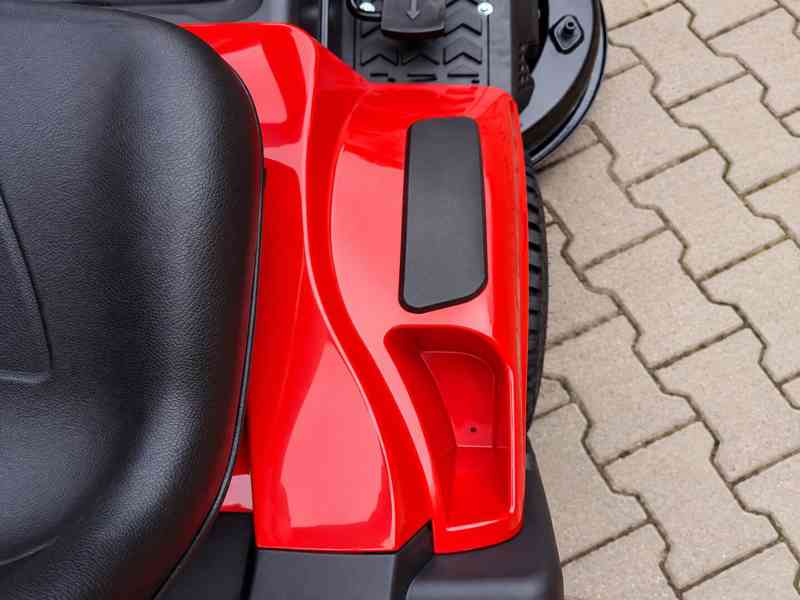 Zahradní traktor TB GARDEN LT-40R Opava - foto 9