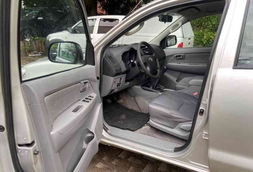 Toyota Hilux 2.5D4D 88kw - foto 7