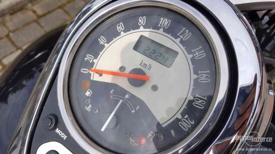 Kawasaki VN 900 Vulcan Classic - foto 2