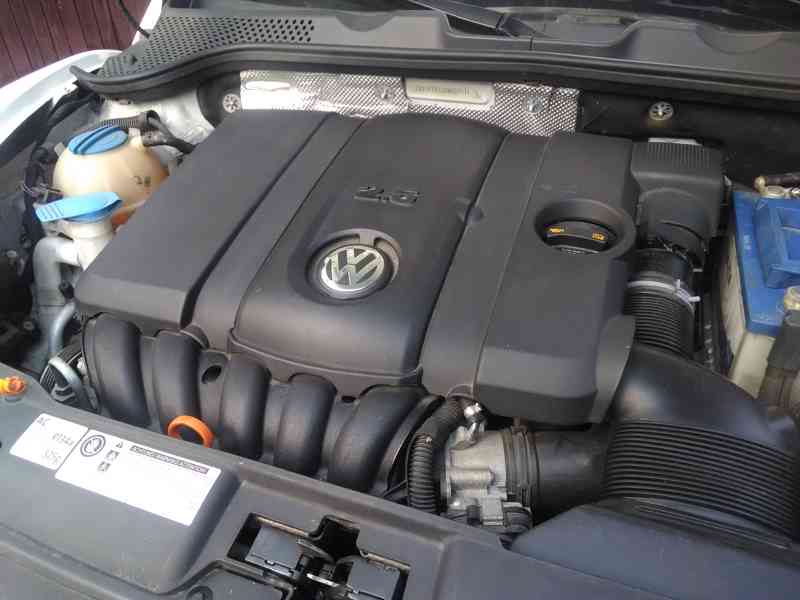 VW Beetle, automat, 2.5i, 125kw, 2013 - foto 4