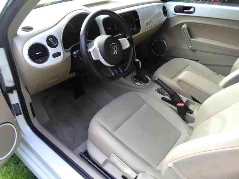 VW Beetle, automat, 2.5i, 125kw, 2013 - foto 9