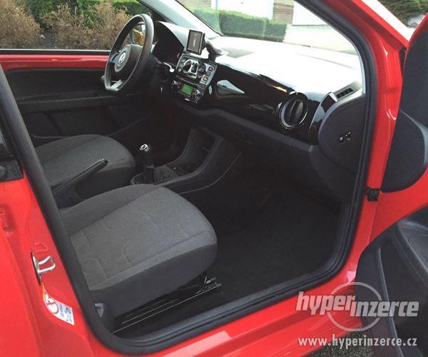 VW Up! 1,0 60 Move Up! BMT 2014 km 100000 Červené ABS airbag - foto 5