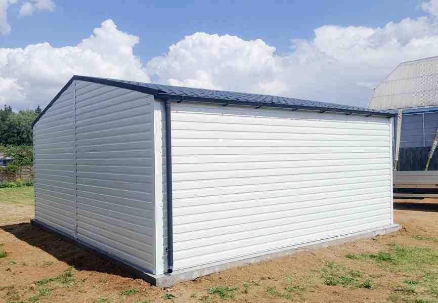 Plechová garáž 6x6m, sedlová střecha segmetová vrata TS484 - foto 3