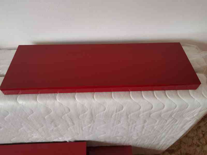 Červený TV stolek + 2 červené police na zeď - foto 7