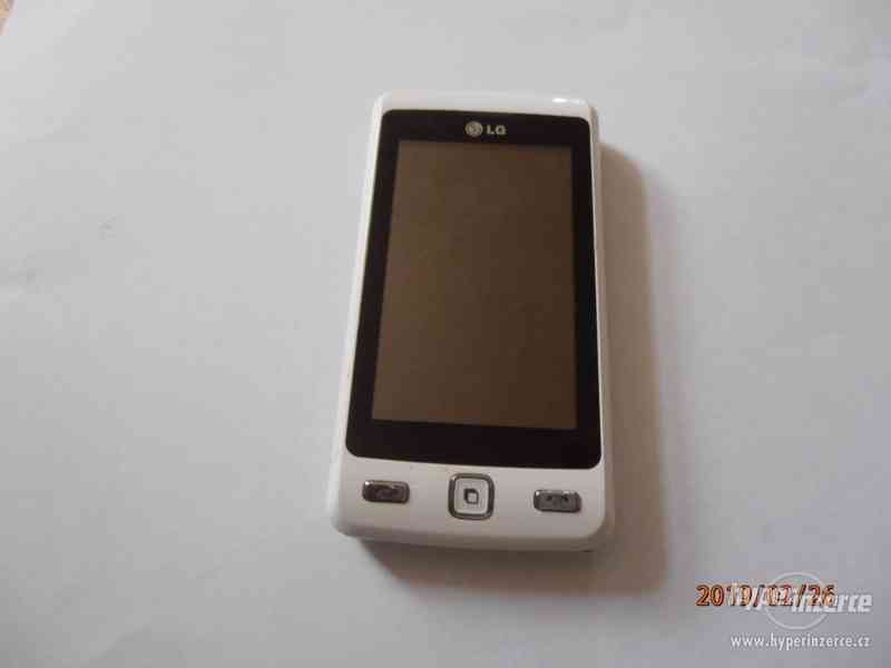 Mobilní telefon LG - foto 1