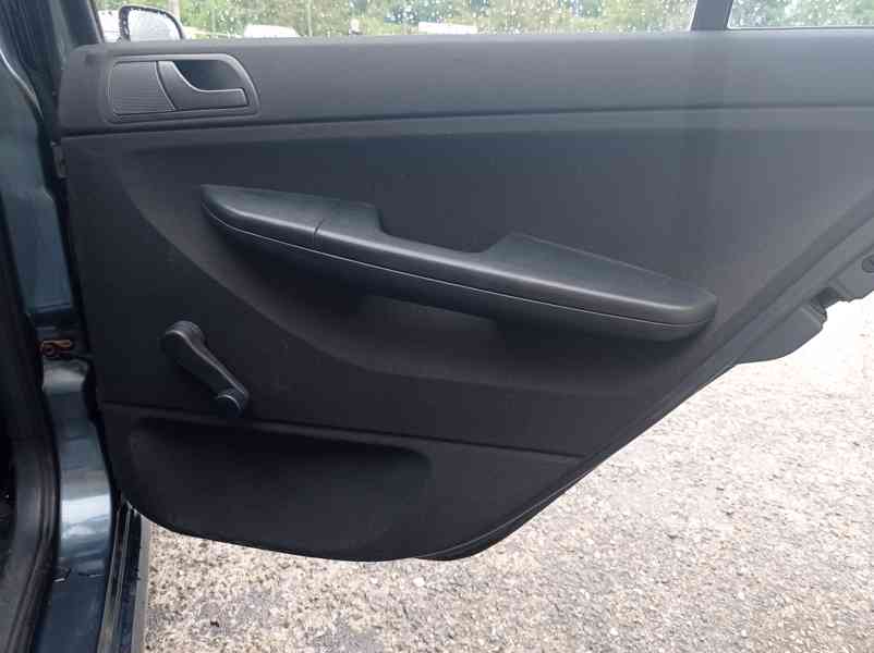 Škoda Fabia 1.2 HTP Klima - foto 17
