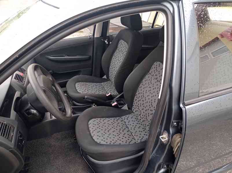 Škoda Fabia 1.2 HTP Klima - foto 11