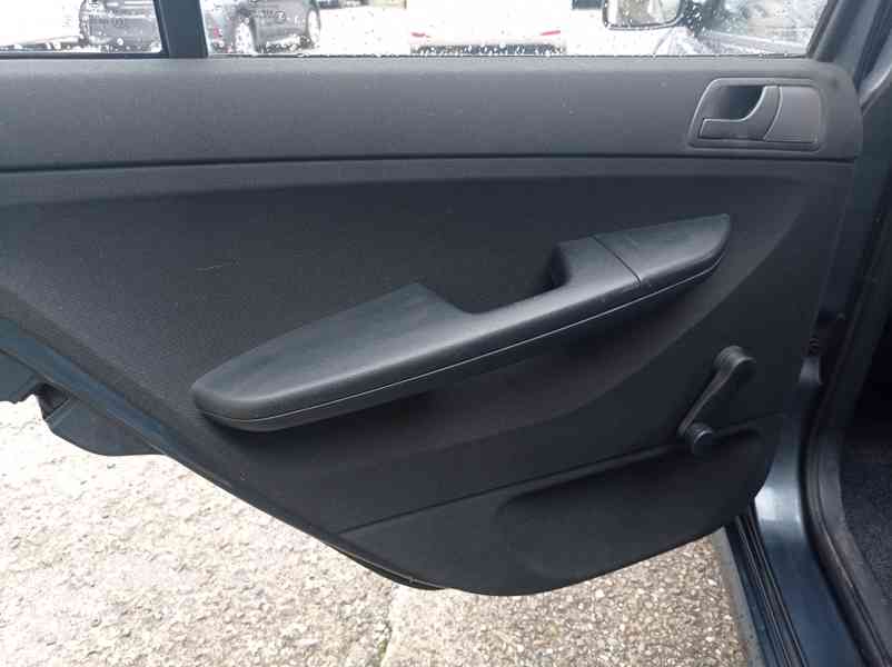 Škoda Fabia 1.2 HTP Klima - foto 12