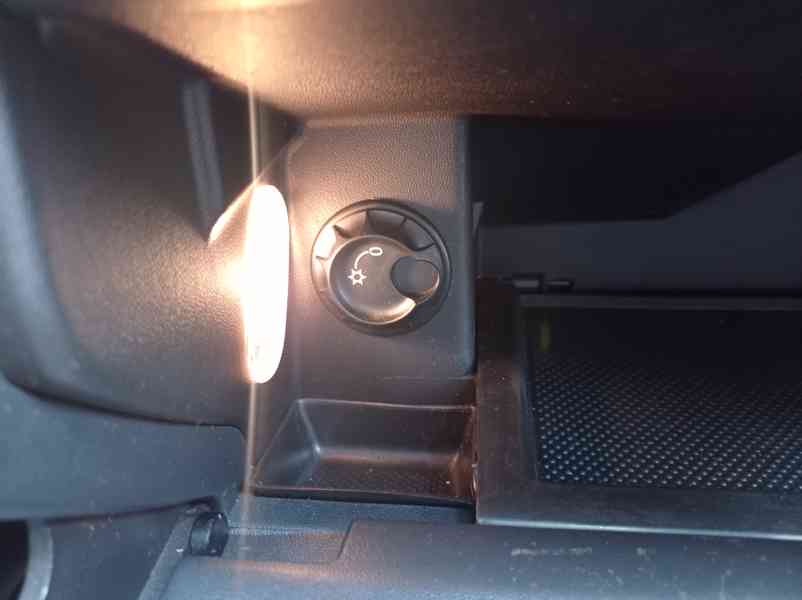Škoda Fabia 1.2 HTP Klima - foto 23