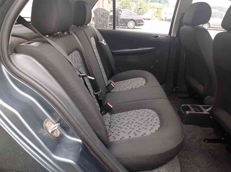 Škoda Fabia 1.2 HTP Klima - foto 16