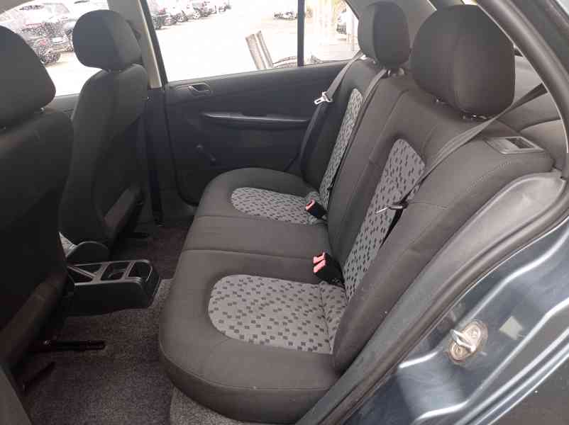 Škoda Fabia 1.2 HTP Klima - foto 13
