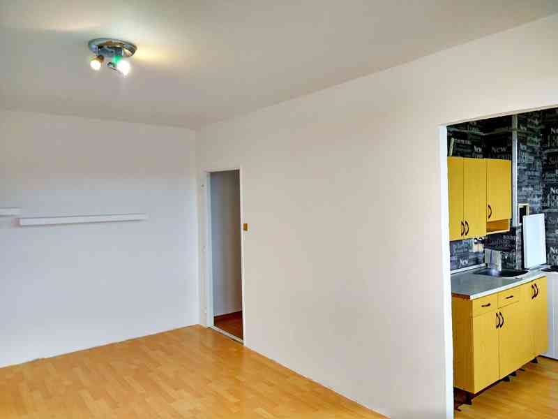 Prodej bytu 2kk, 40 m2, v osobním vlastnictví, ul.Trnovanská - foto 2