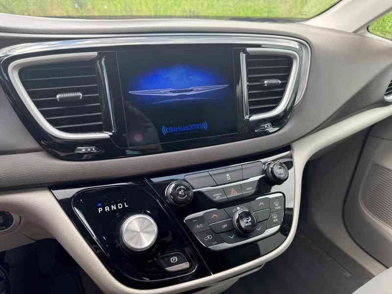 Chrysler Pacifica RU 3,6 Pentastar 2017 - foto 14