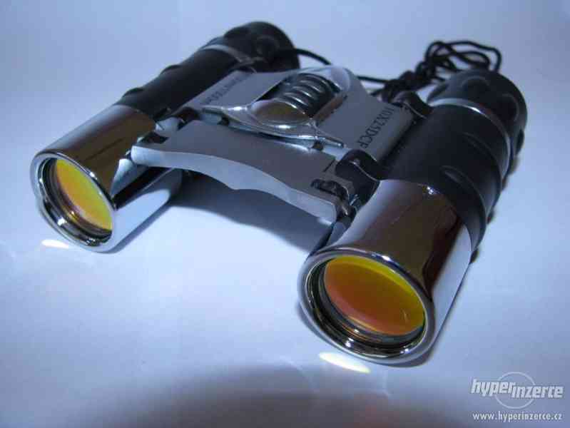 Malý kovový pogumovaný dalekohled 10x25 - foto 1